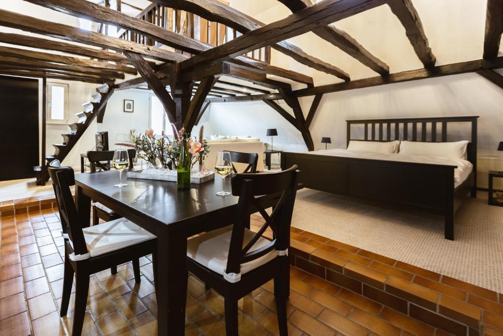 Zur Alten Weinkelter - Bezauberndes Fachwerkhaus Aus Der Spaetgotik Von 1451 - Top Lage Fuer Aktivitaeten - Fahrradkeller Ellenz-Poltersdorf Buitenkant foto