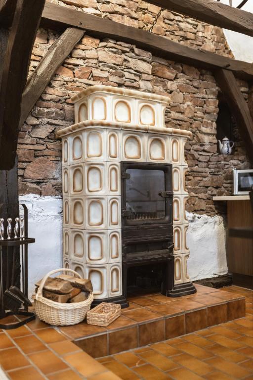 Zur Alten Weinkelter - Bezauberndes Fachwerkhaus Aus Der Spaetgotik Von 1451 - Top Lage Fuer Aktivitaeten - Fahrradkeller Ellenz-Poltersdorf Buitenkant foto